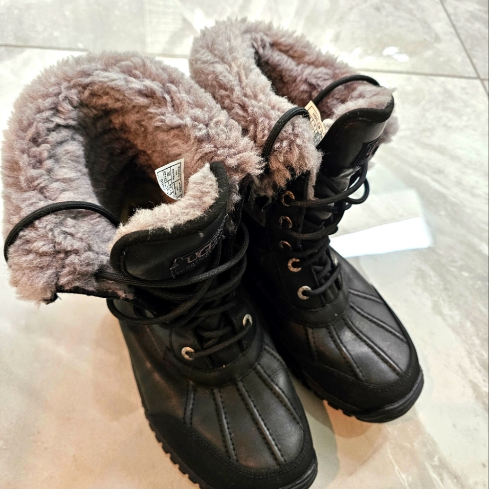 UGG Women Snow Boot